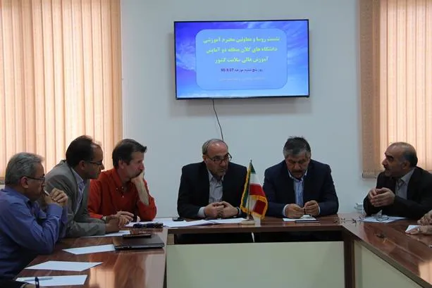 نشست روسا و معاونین آموزشی دانشگاههای علوم پزشکی عضو کلان منطقه 2  آمایش سرزمینی برگزار شد 