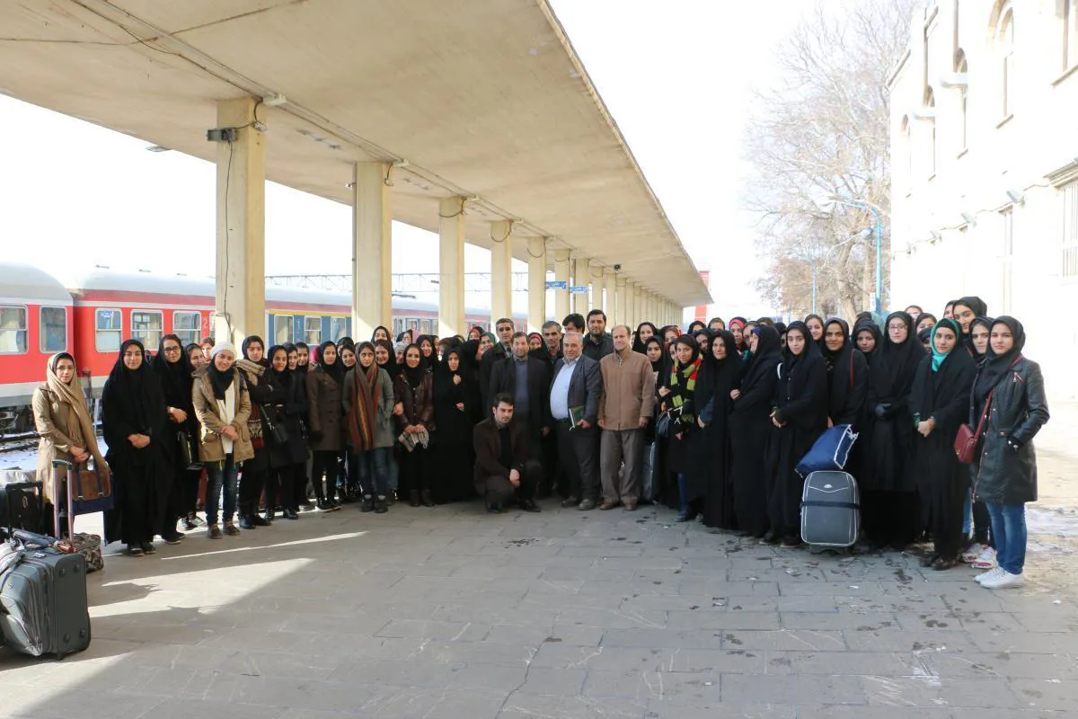 سفر زیارتی مشهد مقدس دختران